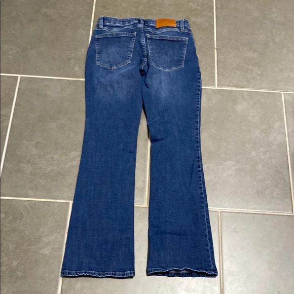 Lucky Brand Blue Jeans. Size 4/27 - Picture 5 of 5